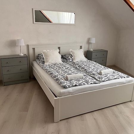 Pacsirta Apartman Grand Eger Exterior foto
